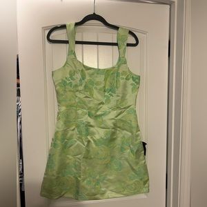 Green Lulus dress